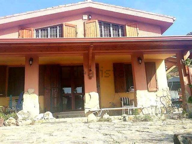 Casa in vendita a Sinnai, Sardigna/Sardegna