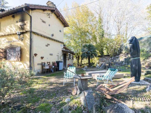 Casa in vendita a Poggio Catino, Lazio