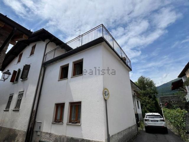 Casa in vendita a Onore, Lombardia