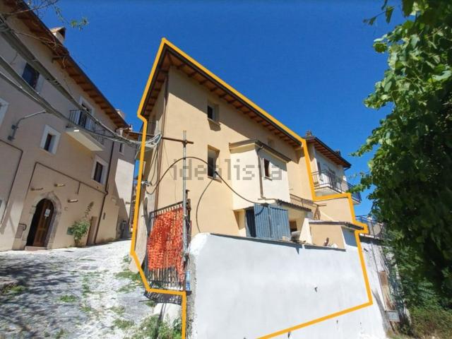 Casa in vendita a Lucoli
