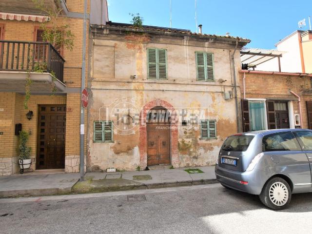 Casa in vendita a Marche, Fermo