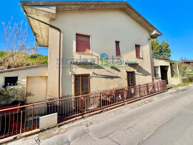 Casa in vendita a Grotta Parlanti, Montevettolini