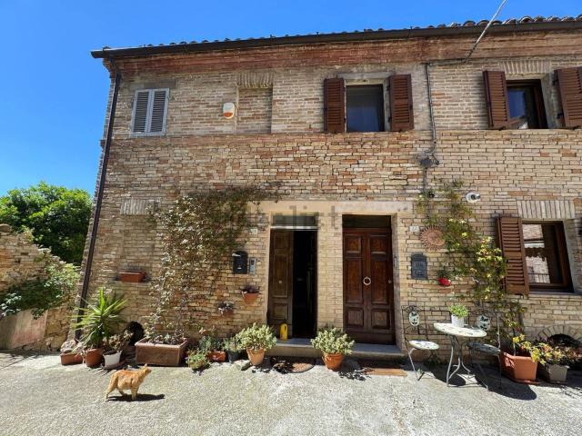 Casa in vendita a Santa Maria Soccorso-Lago, Monterubbiano