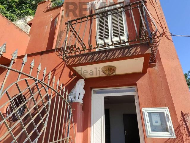Casa in vendita a Monforte San Giorgio, Sicilia