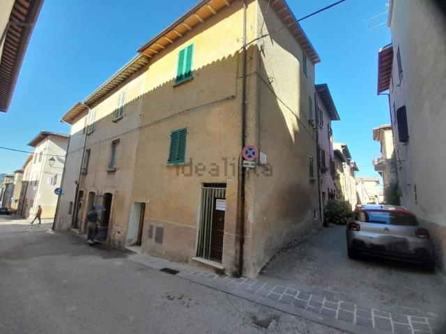 Casa in vendita a Costacciaro, Umbria