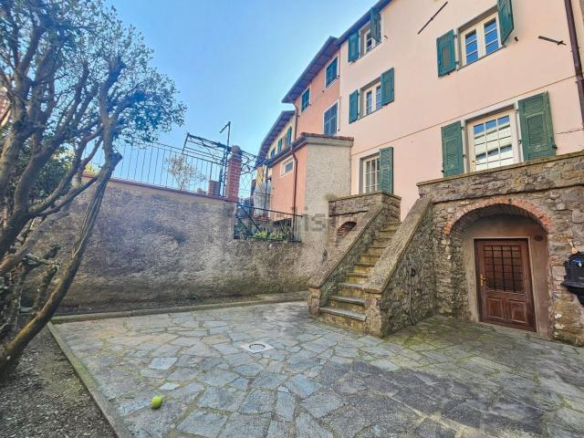 Casa in vendita a Brugnato, Liguria