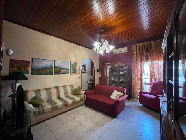 Casa in vendita a Gravina Di Catania, Sicilia