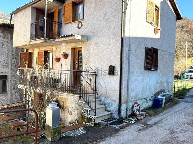 Casa in vendita a Cantalice, Lazio