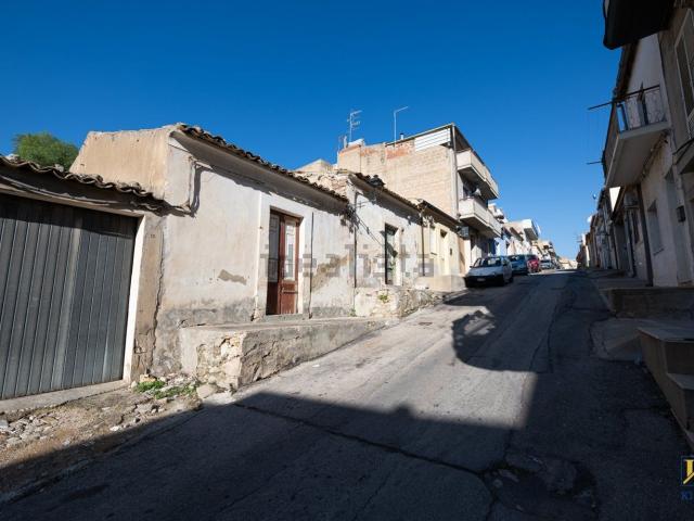 Casa in vendita a Vittoria, Ragusa
