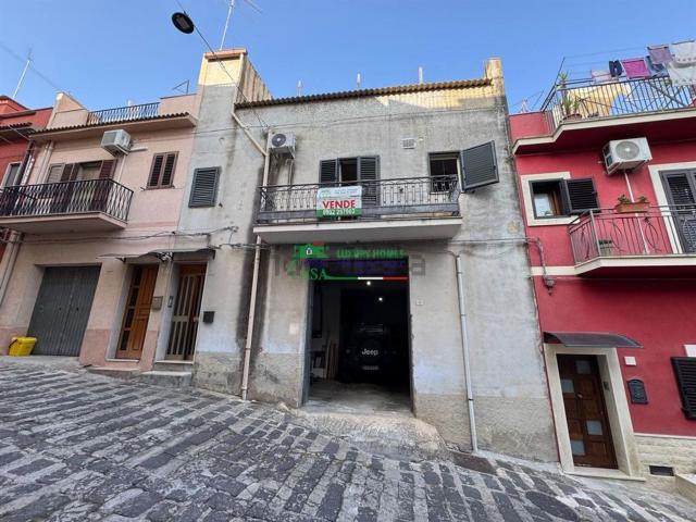 Casa in vendita a Giarratana, Ragusa