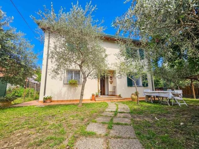 Casa in vendita a Renella, Montignoso