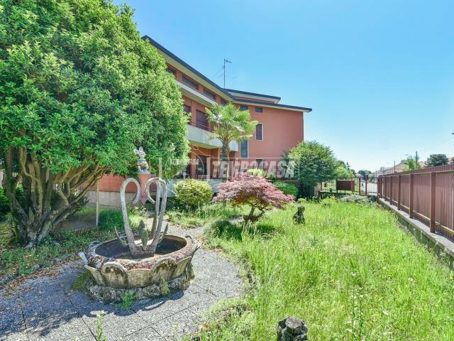 Casa in vendita a Cantù, Lombardia