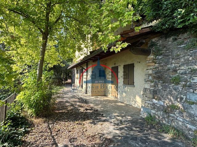 Casa in vendita a San Sebastiano, Bergamo