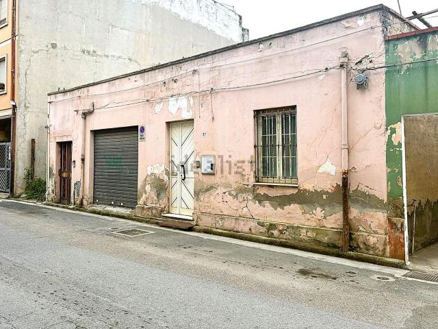 Casa in vendita a Monteleone - Santa Rosalia, Cagliari