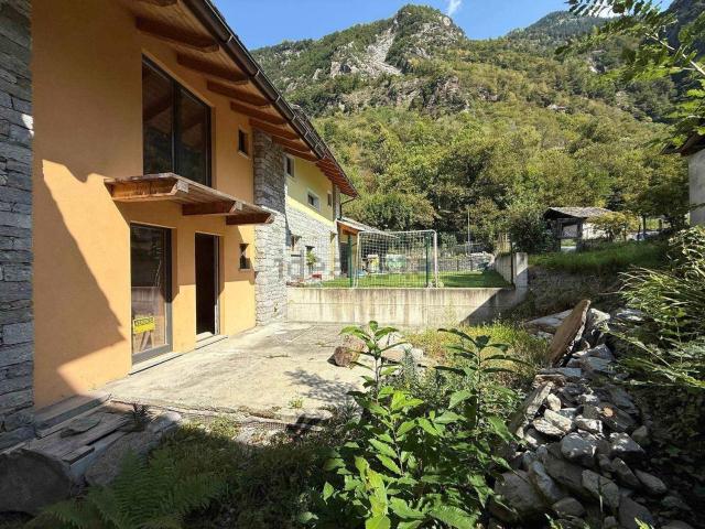 Casa in vendita a Comunità montana della Valchiavenna, Villa Di Chiavenna