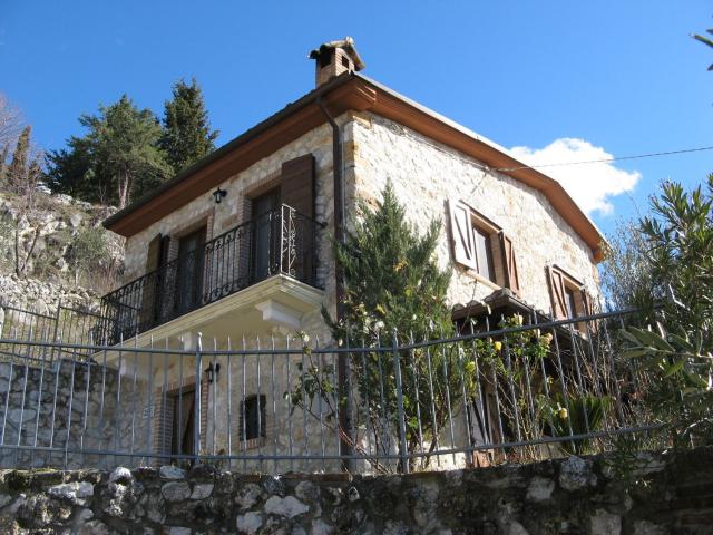 Casa in vendita a Roccacasale, L'Aquila