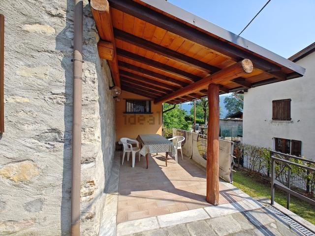 Casa in vendita a Schignano, Lombardia