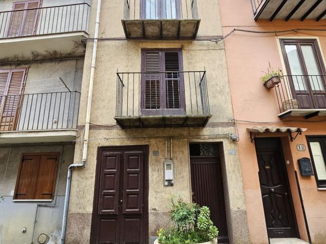 Casa in vendita a Isnello, Sicilia