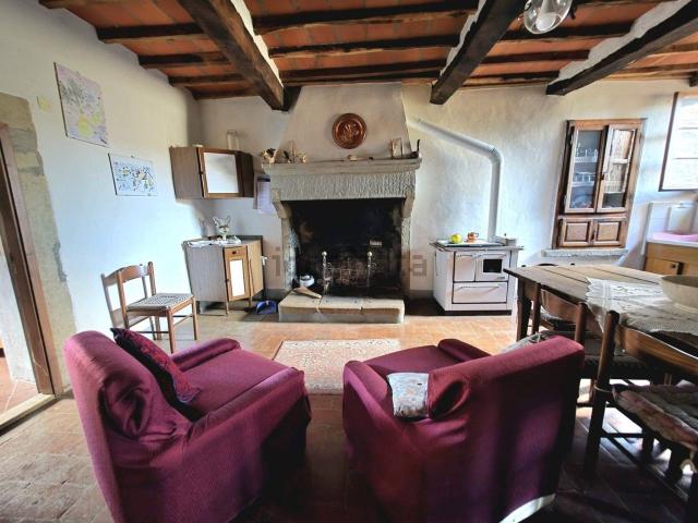Casa in vendita a Savorgnano, Subbiano