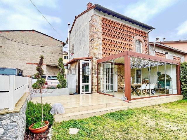 Casa in vendita a Tempagnano di Lunata, Bagni Di Lucca Ponte
