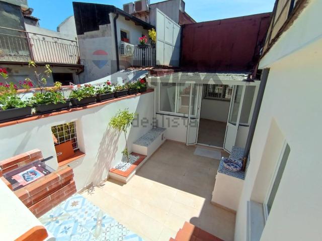 Casa in vendita a Riposto, Sicilia