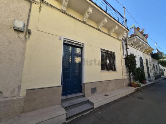 Casa in vendita a Riposto, Sicilia