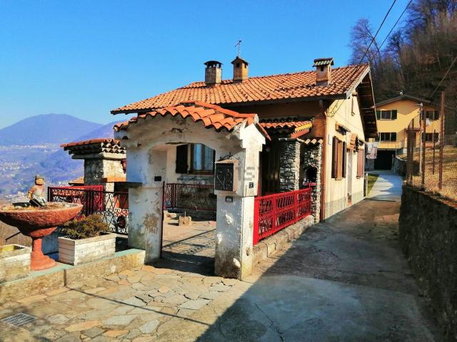 Casa in vendita a Schignano, Lombardia