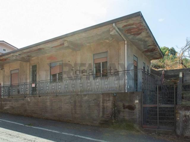 Casa in vendita a Ragalna, Sicilia
