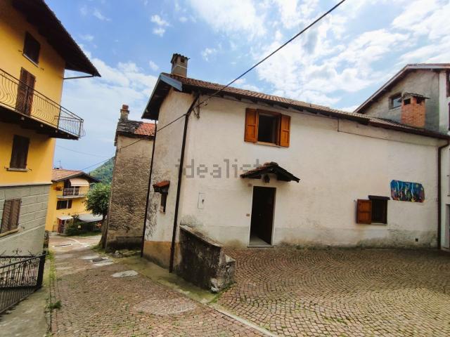 Casa in vendita a Schignano, Lombardia