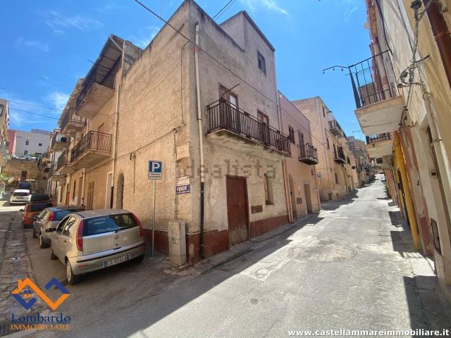 Casa in vendita a Castellammare Del Golfo, Sicilia