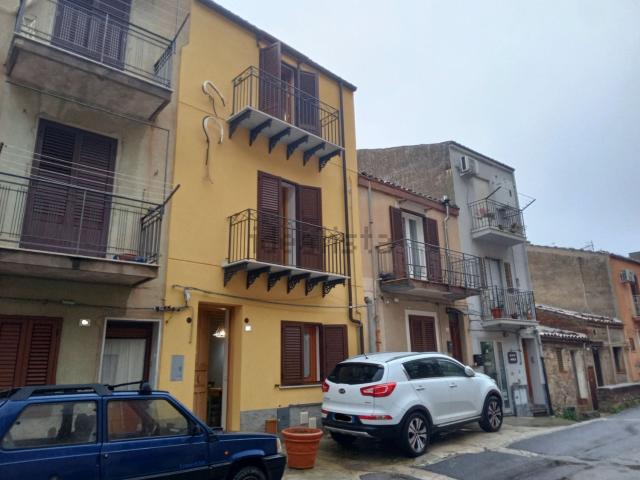 Casa in vendita a Collesano, Sicilia