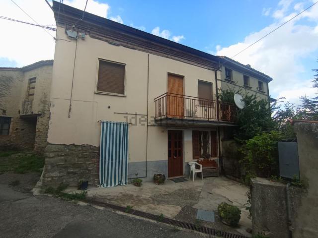 Casa in vendita a Alta Val Tidone, Trebecco