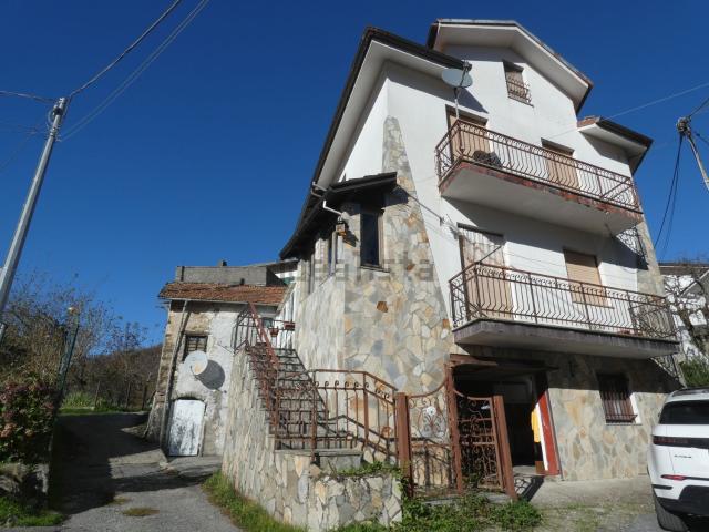 Casa in vendita a Fascia, Liguria