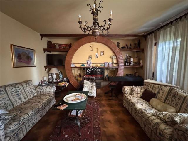 Casa in vendita a San Leo Bastia, Umbria