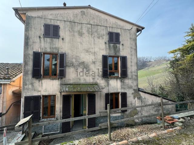Casa in vendita a Vernasca, Reggio Emilia