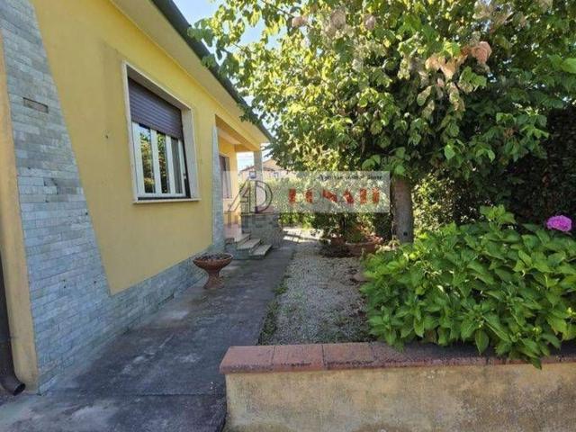 Casa in vendita a Tonfano, Toscana