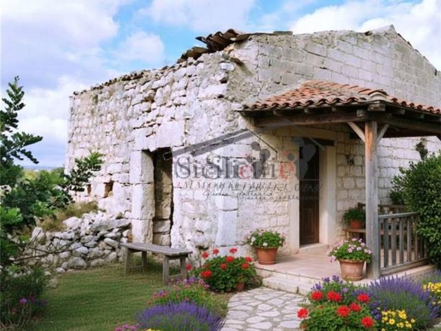 Casa in vendita a Cava D'aliga, Sicilia