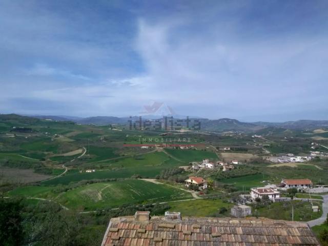 Casa in vendita a Montenero di Bisaccia, Molise