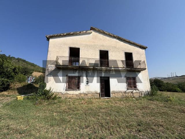 Casa in vendita a Apice, Campania