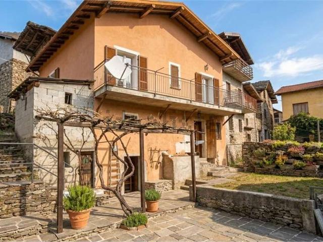 Casa in vendita a Livo, Lombardia