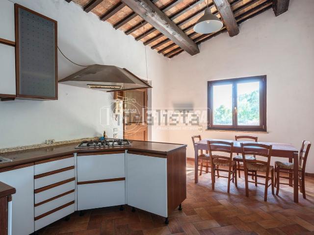 Casa in vendita a Mori, Marche