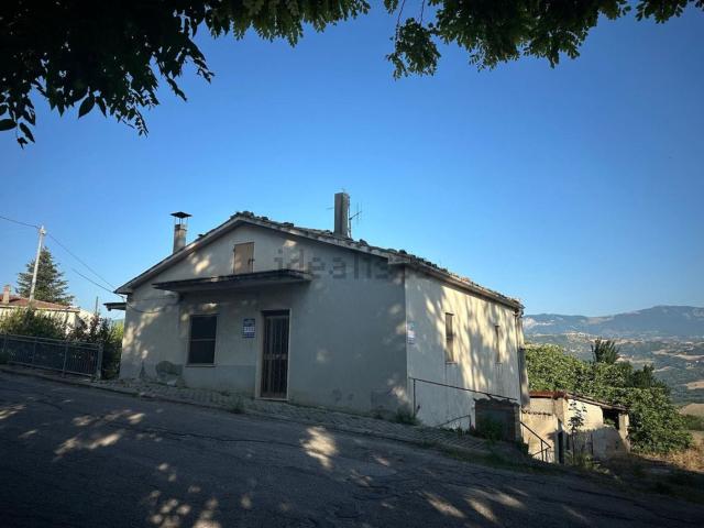 Casa in vendita a San Valentino In Abruzzo, Abruzzo