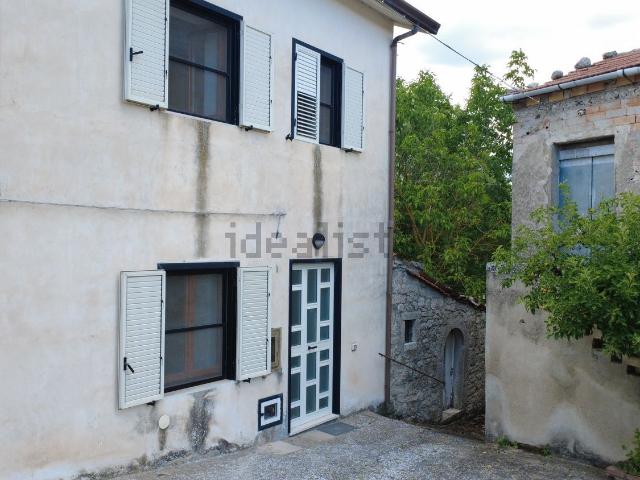 Casa in vendita a Morcone, Campania