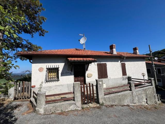 Casa in vendita a Vobbia, Liguria