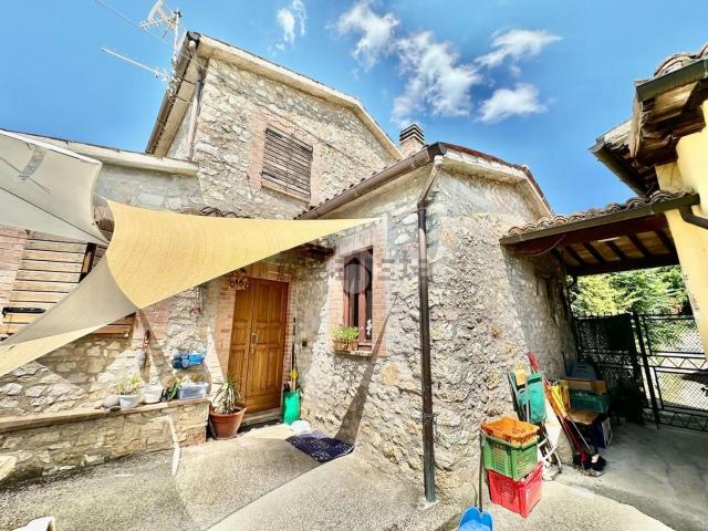 Casa in vendita a Santa Maria, Spoleto