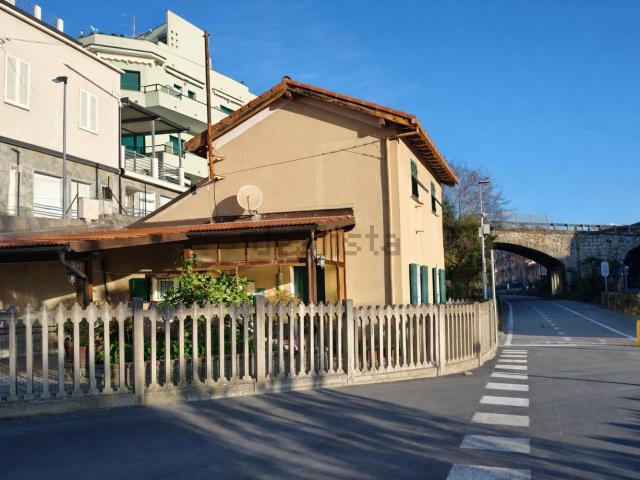 Casa in vendita a Andora, Liguria