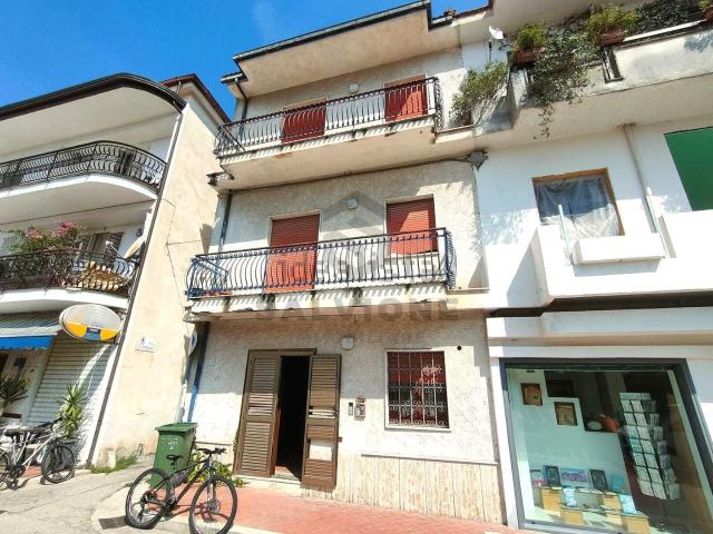 Casa in vendita a Amorosi, Campania