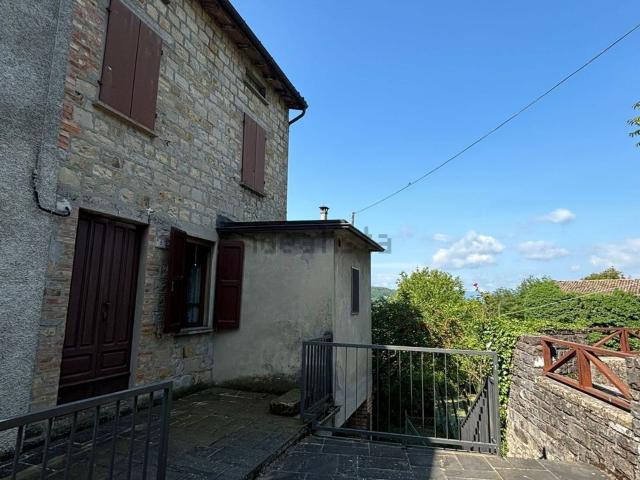 Casa in vendita a Terenzo, Reggio Emilia