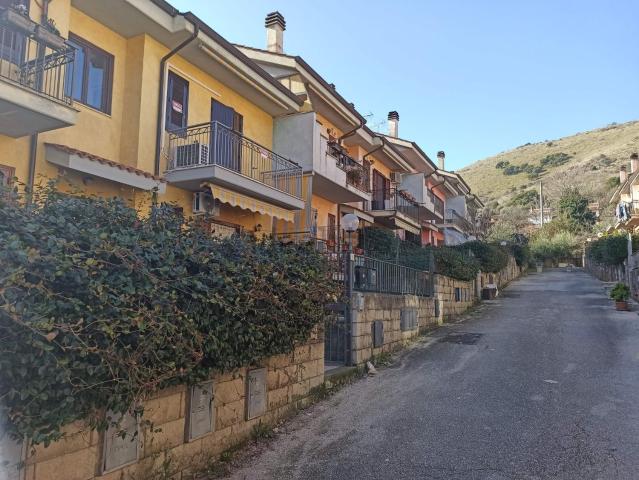 Casa in vendita a Bivio di San Polo, Tivoli