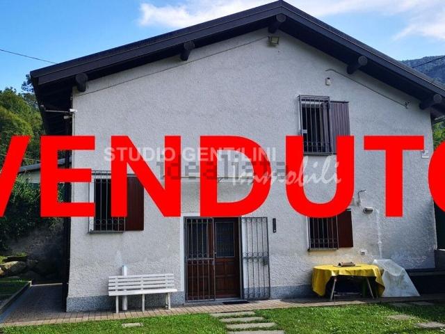 Casa in vendita a Comunità Montana Valli del Verbano, Castelveccana